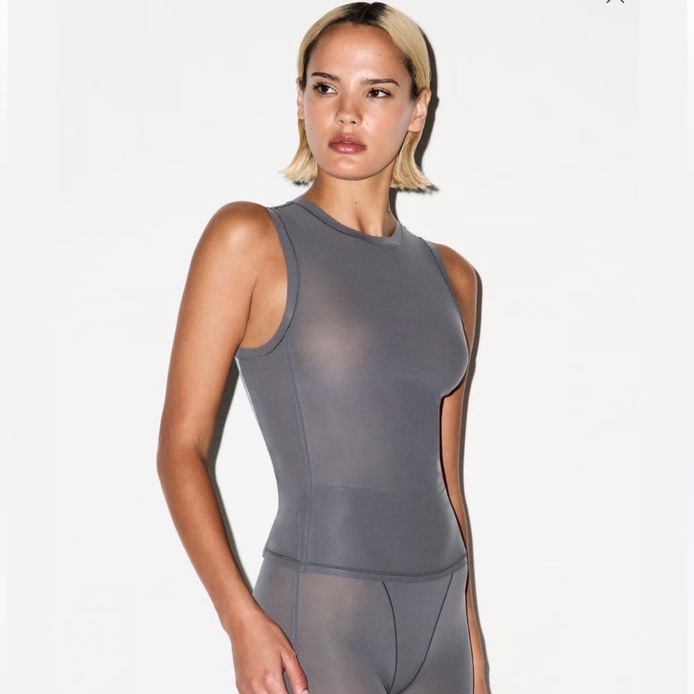 Nike Skims weightless layers sleeveless top